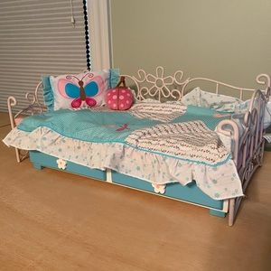 Doll bed